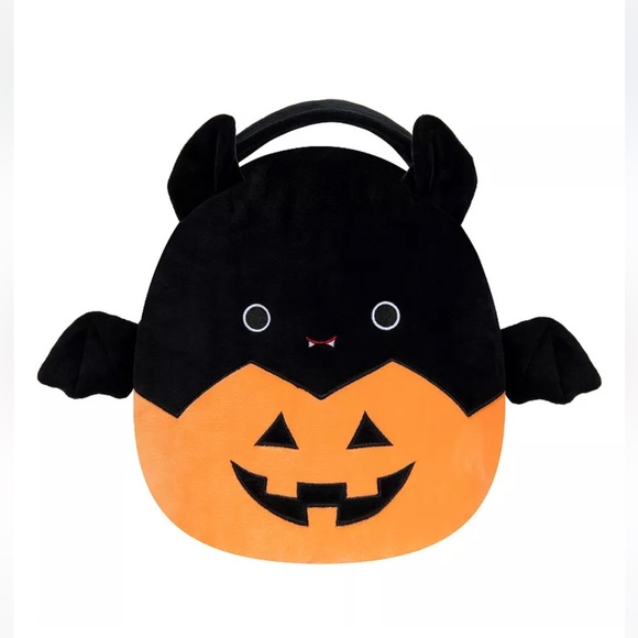NWT Emily the Bat in Pumpkin Halloween Treat Pail by Squishmallows - Picture 1 of 4
